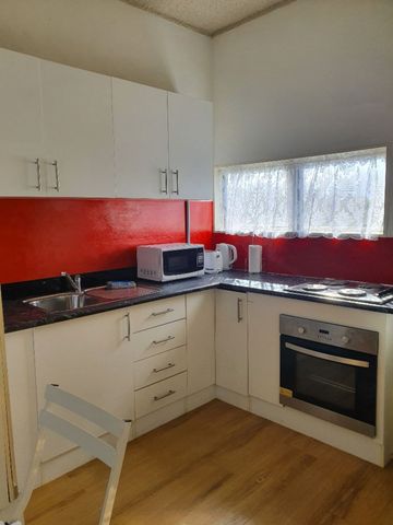 Southport Broadwater Waterfront Studio Apartment - Photo 4