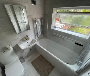 3 bedroom semi-detached house to rent - Photo 4