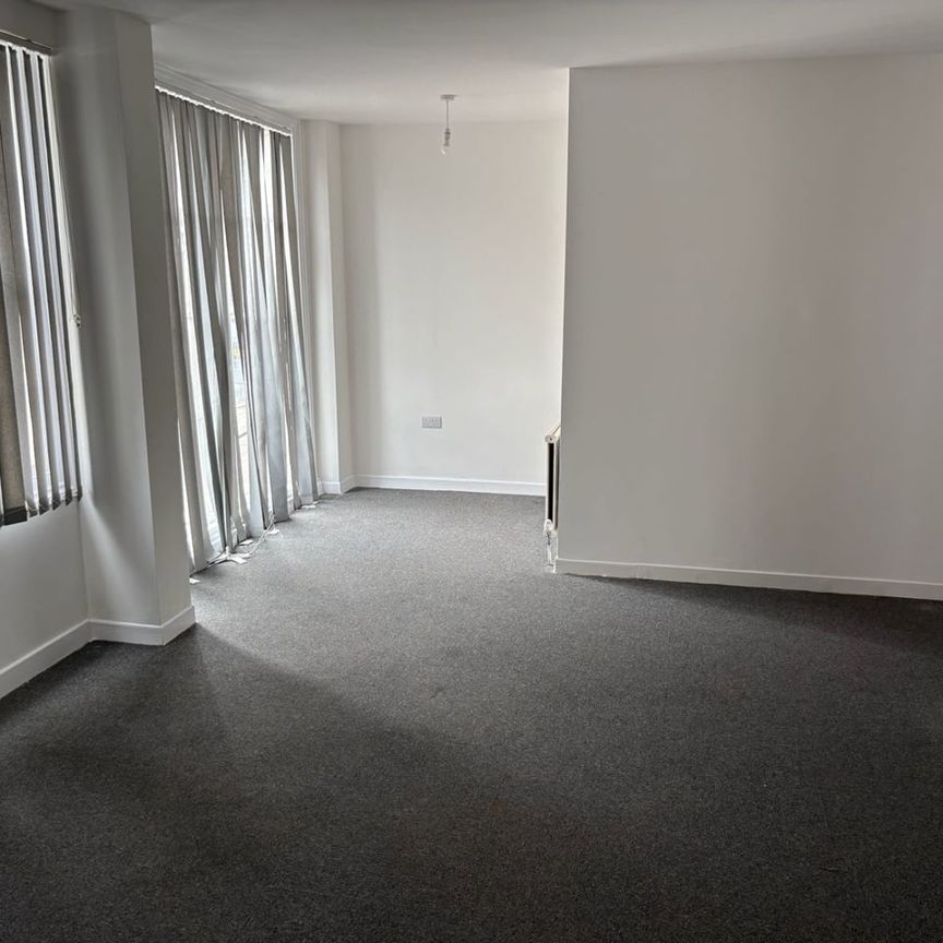 2 Bed Flat, London St, RG1 - Photo 1