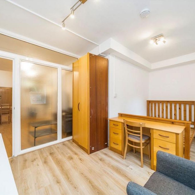 1 bedroom flat to rent - Photo 1