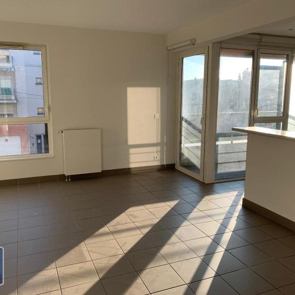 Location Appartement 4 pièces 96m² ST PIERRE DES CORPS 37700 - Photo 1
