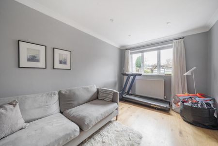 4 bedroom detached house to rent - Photo 3