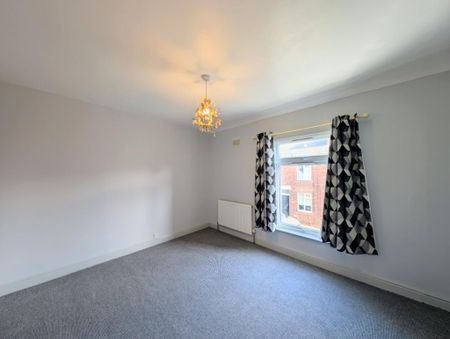 2 bedroom terraced house to rent - Photo 4