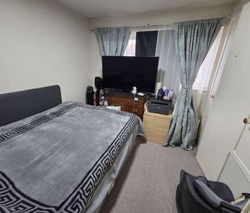 Dunnock Road, London, E6 - Photo 5