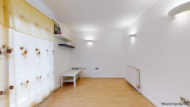 2 bedroom property to rent in London - Photo 1