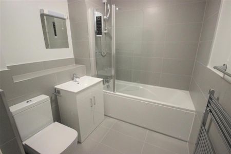 3 bedroom flat to rent - Photo 5