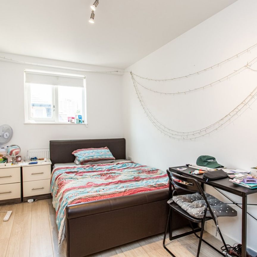 Fabian House, Cannon Street Road, Whitechapel E1 - Photo 1