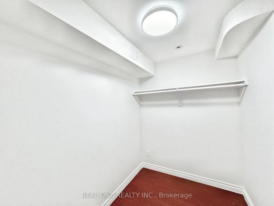 Detached Home For Lease | N9234064 - Photo 1