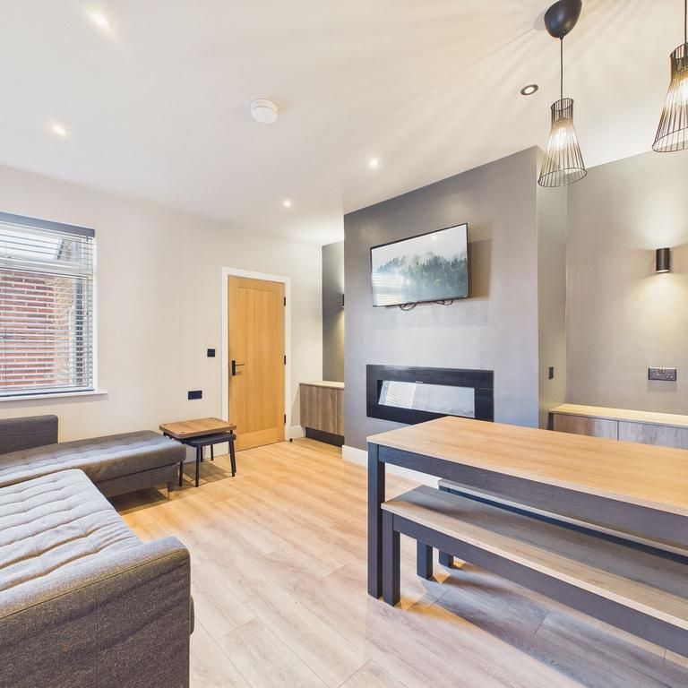 3 bedroom flat to rent - Photo 1