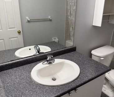 For Lease - 66 Portstewart Crescent, Brampton, Ontario - Photo 6