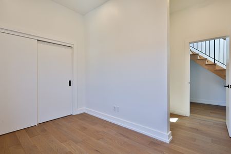3 Bedrooms with Rooftop Terrace - Photo 5