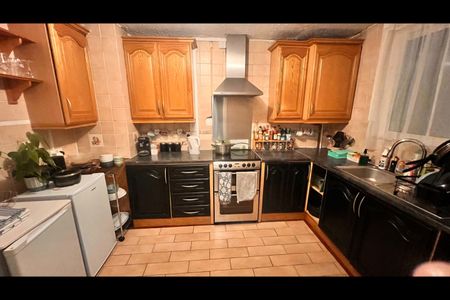 Room in a Shared Flat, London, E3 - Photo 5