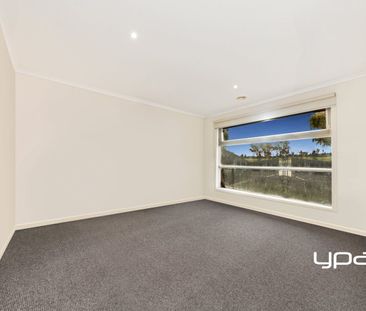 2/71 Davenport Dr, Sunbury, Vic 3429 - Photo 4