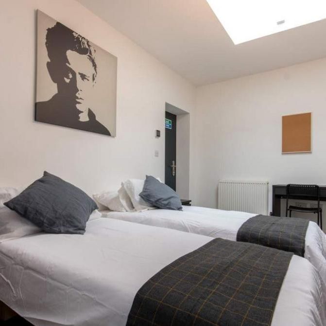 4 bedroom flat share to rent - Photo 1