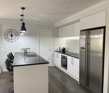 Executive Four Bedrooms in Papamoa - Papamoa - Photo 3