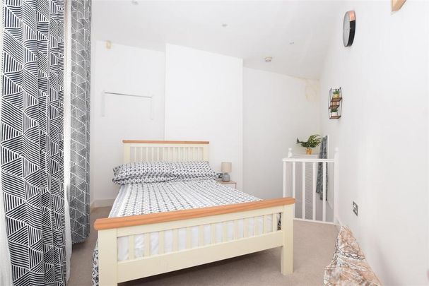 1 bedroom end of terrace house to rent - Photo 1