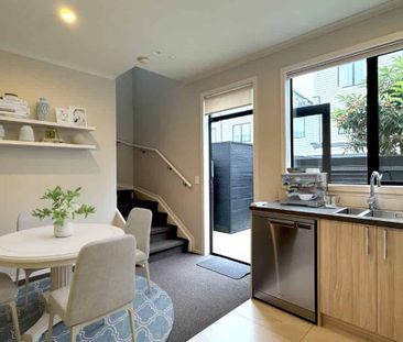 Two bedroom townhouse in Hobsonville - Photo 1