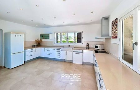 Luxury Farmhouse for rent in Campos, Spain - Photo 4