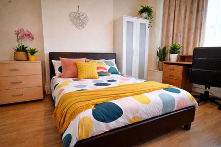 4 bedroom house to rent - Photo 3