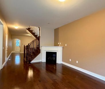 For Lease - 12 Goodsway Trail, Brampton, Ontario - Photo 2