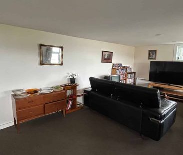 LYTTELTON - TWO BEDROOM, HEAT PUMP, LOG FIRE - Photo 2