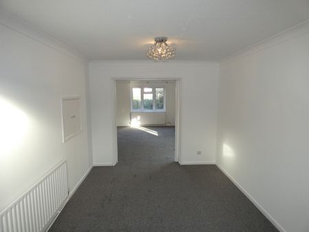 4 bed Detached - To Let - Photo 4