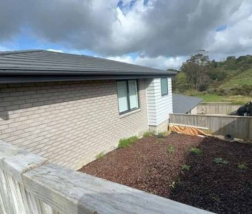 Lovely 4 bedroom home Pokeno - Photo 3