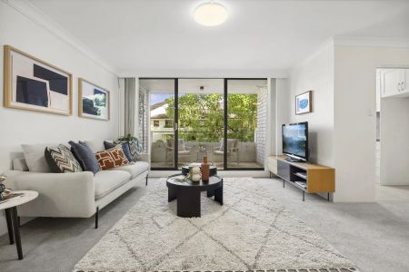 Oversized Apartment with Leafy Outlook in Village Setting - Photo 2