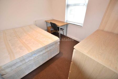 6 bedroom terraced house to rent - Photo 5