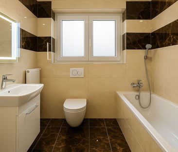 Beautiful 3-room apartment completely renovated with balcony. - Photo 1