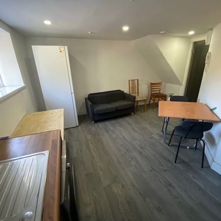 Richards Street - Photo 3