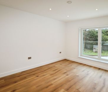 2 bedroom Flat To Let - Photo 6