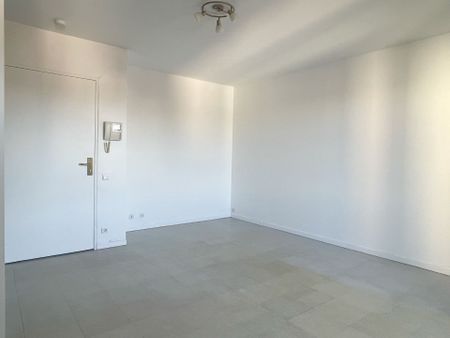 Location Appartement Rosny-sous-Bois (93110) Centre-Ville - Photo 2