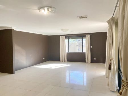 “Spacious 4x2 Family Home in Harvest Lakes Estate” - Photo 2