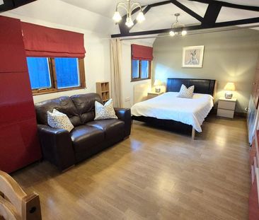 Detached house to rent - Photo 2