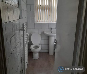 1 bedroom semi-detached house to rent - Photo 5