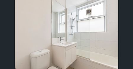 Live in the heart of South Yarra - Photo 5