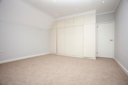 4 bedroom semi-detached house to rent - Photo 5