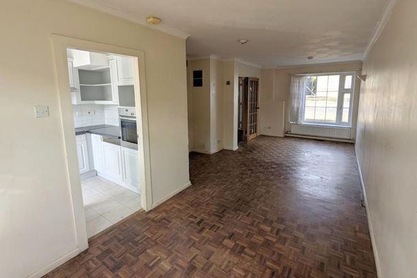 3 bedroom end of terrace house to rent - Photo 1