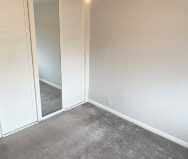 Hoe Lane, North Baddesley - Photo 3