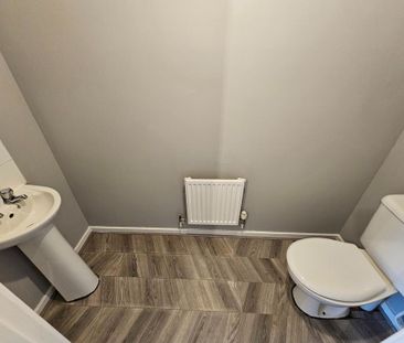 3 bedroom semi-detached house to rent - Photo 1