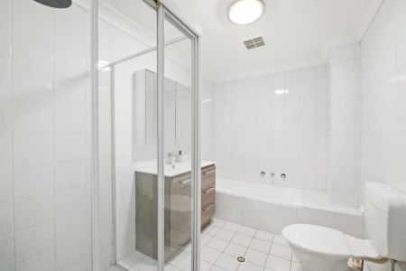 Bright ground floor garden apartment - Photo 3