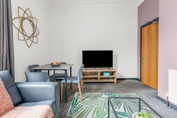 5 bedroom flat to rent - Photo 1