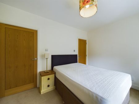 2 bedroom Apartment to rent - Photo 3