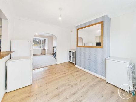 Henconner Gardens, Leeds, LS7 - Photo 3