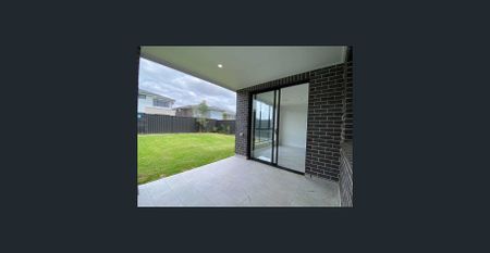 Family House in the Heart of the Northwest Community - Photo 3