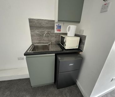 Studio to rent - Photo 3