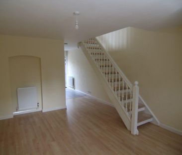 2 bedroom end of terrace house to rent - Photo 3