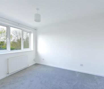 4 bedroom detached house to rent - Photo 2