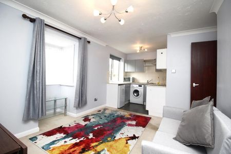 1 bedroom flat to rent - Photo 2
